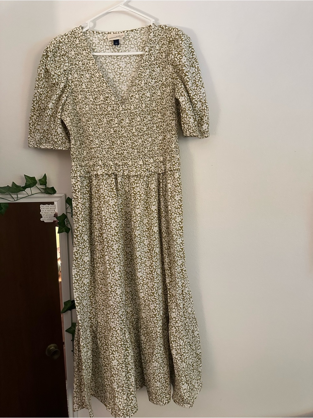 Universal Thread Olive Leaf Smocked V-Neck Midi Dress